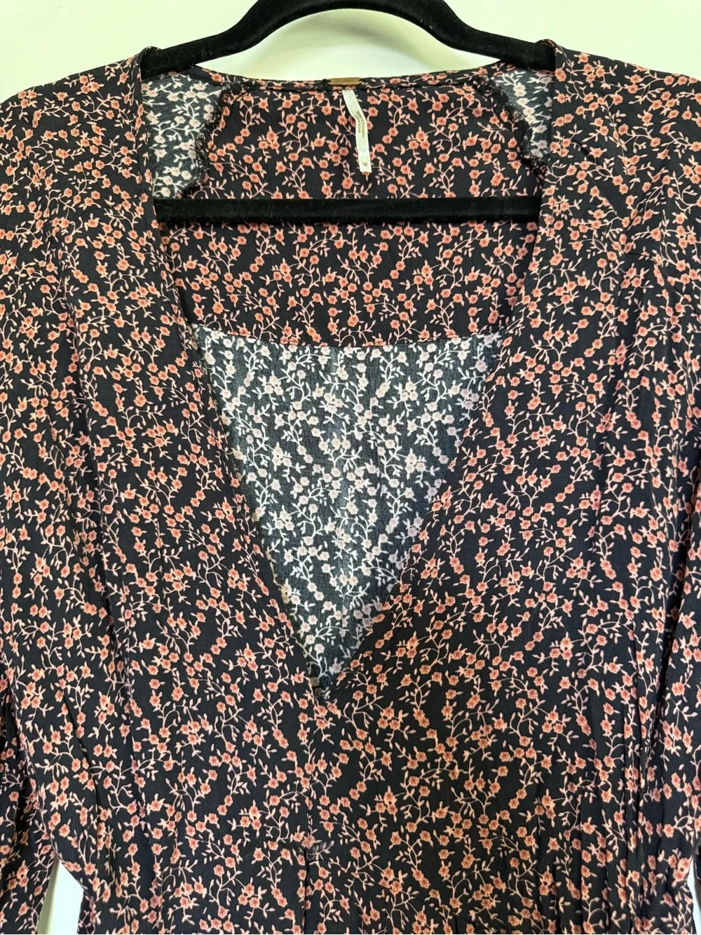 Free People Clara Tunic Mini Dress V-Neckline  & Dainty Floral Print Boho Sz M